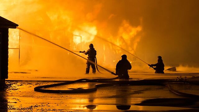 Richtig versichert bei übergreifenden Feuerschäden